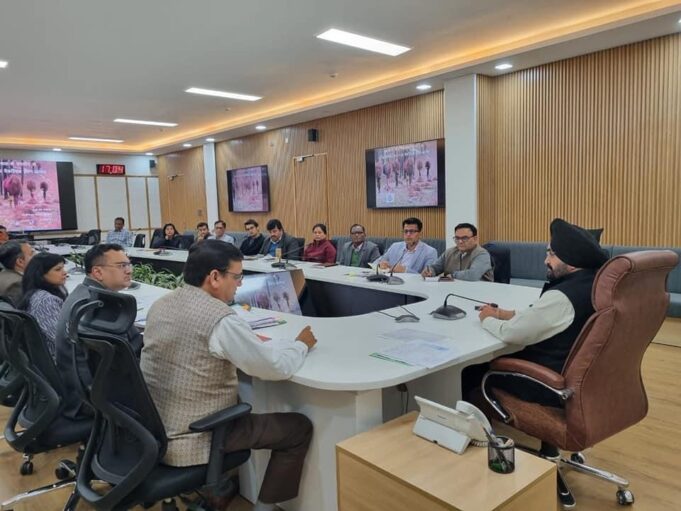 पिरूल से आजीविका सृजन करने वाले उद्यमियो से मांगे सुझाव