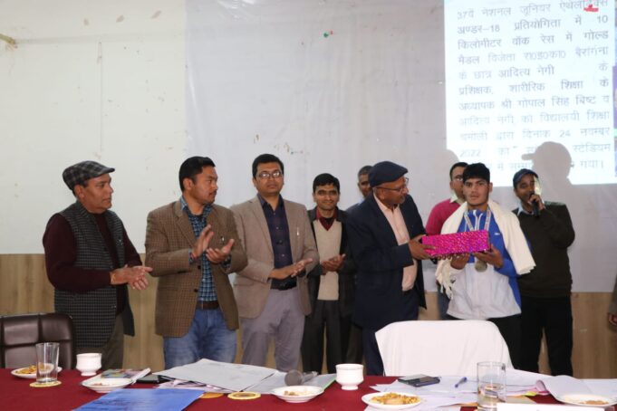 माध्यमिक विद्यालो के संस्था अध्यक्षों की समीक्षा बैठक