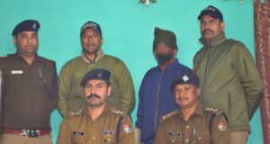 चरस की तस्करी के मंसूबे पर कर्णप्रयाग पुलिस ने फेरा पानी, लाखों की चरस के साथ एक आरोपी को धर दबोचा।