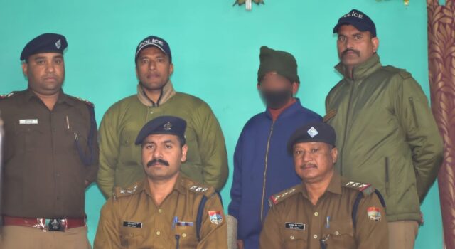 चरस की तस्करी के मंसूबे पर कर्णप्रयाग पुलिस ने फेरा पानी, लाखों की चरस के साथ एक आरोपी को धर दबोचा।