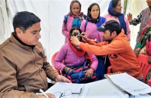अस्पताल जनता के द्वार कार्यक्रम के तहत 421 लोगो. को किया गया लाभान्वित
