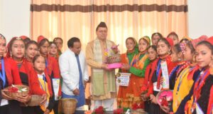 सीएम पुष्कर सिंह धामी ने बच्चों संग भराड़ीसैंण में मनाया लोकपर्व फूलदेई