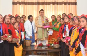 सीएम पुष्कर सिंह धामी ने बच्चों संग भराड़ीसैंण में मनाया लोकपर्व फूलदेई