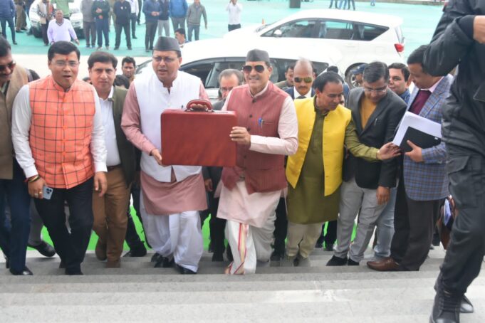 ➡️उत्तराखंड राज्य के विकास के लिए सरकार ने पेश किया 76592.54 करोड़ का बजट।