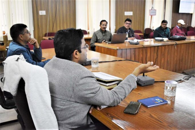 डायट की प्रस्तावित वित्तीय कार्य योजना को लेकर जिलाधिकारी ने की परिचर्चा