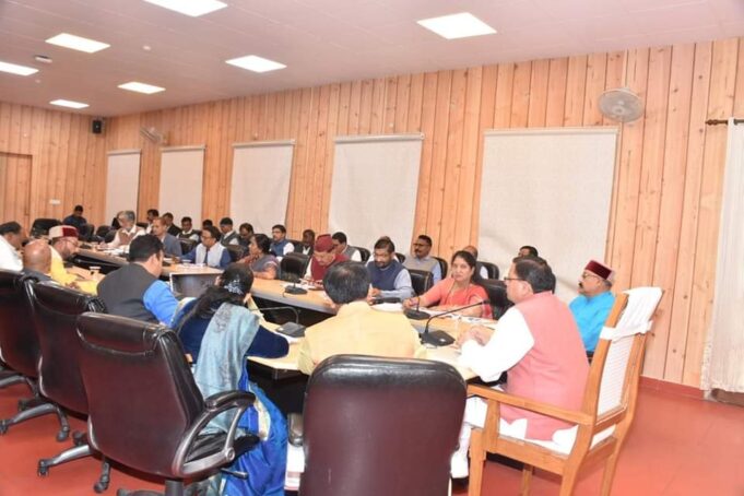 मुख्यमंत्री ने विधायको के साथ कि बैठक, विकासकार्यो में लेट लतीफी पर जिमेदारी हो तय