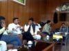 यात्रियों की संख्या निर्धारित किए जाने का हक हकूक धारियों ने किया विरोध