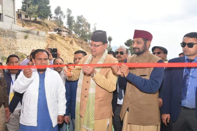 मुख्यमंत्री ने क्राफ्ट और पुस्तकालय कक्ष का किया लोकार्पण