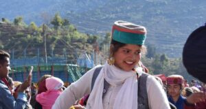 ढोल गर्ल ‘वर्षा बंडवाल’– देहरादून में वर्षा की शानदार प्रस्तुति नें मन मोहा, ढोल वादन में लडकियों के लिए खींची नयी लकीर…