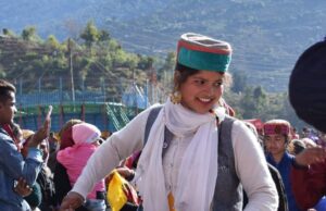 ढोल गर्ल ‘वर्षा बंडवाल’– देहरादून में वर्षा की शानदार प्रस्तुति नें मन मोहा, ढोल वादन में लडकियों के लिए खींची नयी लकीर…