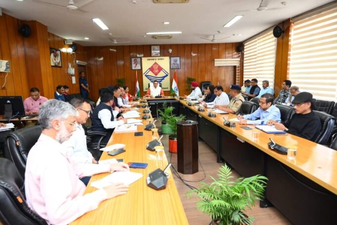 मुख्य मंत्री ने चारधाम यात्रा तैयारियों को लेकर ली समीक्षा बैठक