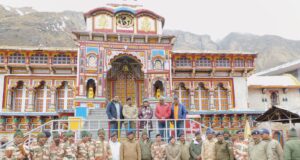 पुलिस महानिदेशक ने बद्रीनाथ धाम में शीतकालीन सुरक्षा ब्यवस्था का लिया जायजा