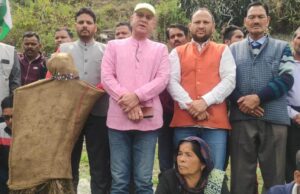 दिल्ली पुलिस द्वारा राहुल गाँधी के आवास पर की गई कार्रवाई पर कॉंग्रेस किया प्रदर्शन