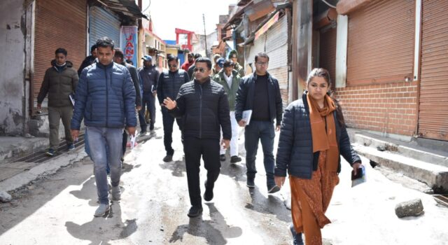 चारधाम यात्रा को लेकर जिलाधिकारी ने ब्यवस्थाओ का लिया जायजा