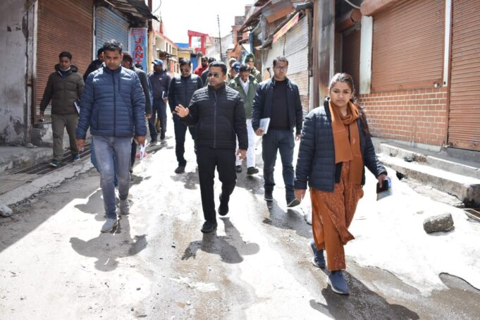 चारधाम यात्रा को लेकर जिलाधिकारी ने ब्यवस्थाओ का लिया जायजा