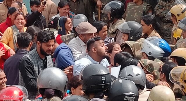 कांग्रेस महिला संगठन ने अंकिता भण्डारी हत्या कांड मामले को लेकर कियाप्रदर्शन