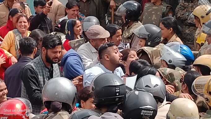 कांग्रेस महिला संगठन ने अंकिता भण्डारी हत्या कांड मामले को लेकर कियाप्रदर्शन