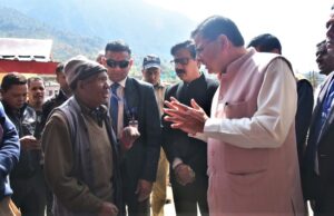 मुख्य मंत्री ने सामुदायिक स्वास्थ्य केंद्र गैरसेंण का किया औचक निरीक्षण