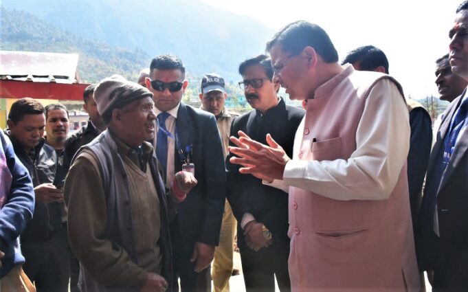 मुख्य मंत्री ने सामुदायिक स्वास्थ्य केंद्र गैरसेंण का किया औचक निरीक्षण