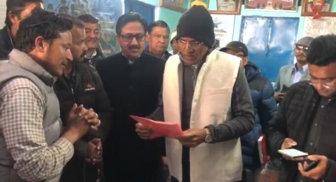 केंद्रीय स्वास्थ्य मंत्री से जनपद में मेडिकल कॉलेज खोलने की रखी मांग