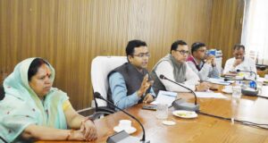 जिले के विकास को लेकर प्रतिनिधियों और प्रशासन के बीच मंथन शिविर