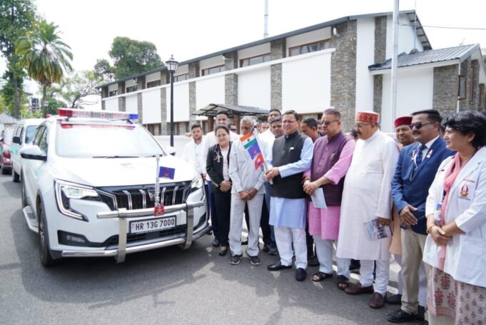 मुख्य मंत्री ने बद्रीनाथ हेमकुंड यात्रा के लिए सिक्स सिग्मा टीम को हरी झंडी देकर किया रवाना