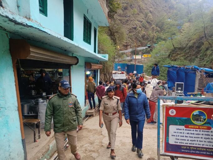 पुलिस अधीक्षक, रुद्रप्रयाग ने केदारनाथ यात्रा के दृष्टिगत गौरीकुण्ड व सोनप्रयाग की पुलिस व्यवस्थाओं का लिया गया जायजा