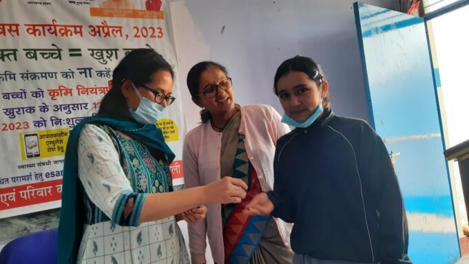 नाशक दवा खिलाकर राष्ट्रीय कृमि मुक्ति दिवस का किया शुभारंभ