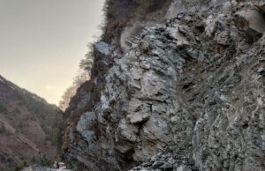 सफर के लिए निकल रहे तो देखिये यहां सड़क बंद है