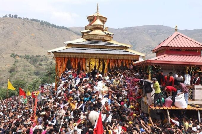 आस्था का सैलाब!– दसौऊ गांव में विराजमान होंगे चालदा महासू महाराज, विदाई और आगुवानी में उमड़ा श्रद्घालुओं का हुजूम ..