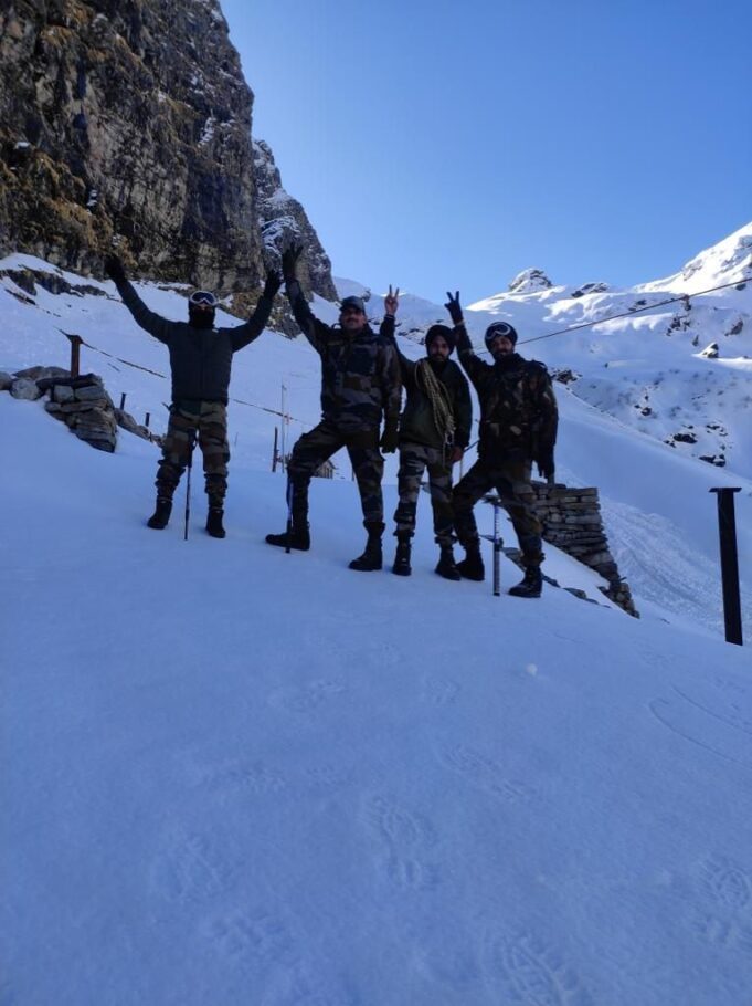 हेमकुंड साहिब यात्रा को लेकर तैयारिया शुरू, आर्मी का दल पहुचा हेमकुंड साहिब