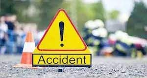 वाहन दुर्घटना में एक व्यक्ति की मौत, एक घायल