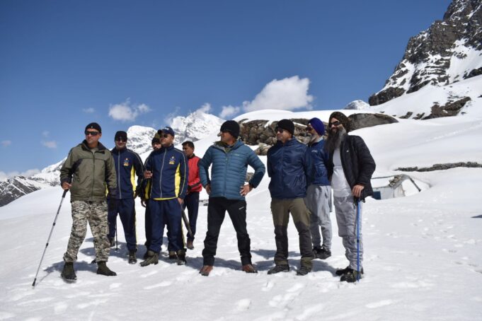 हेमकुण्ड साहिब की 18 किलोमीटर पैदल यात्रा मार्ग का जिलाधिकारी हिमांशु खुराना ने किया स्थलीय निरीक्षण।