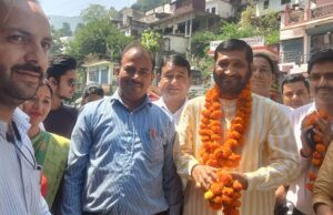 संस्कृति कसस्टर फेडरेशन कर्णप्रयाग के आउटलेट सेण्टर का कर्णप्रयाग विधायक ने किया शुभारम्भ