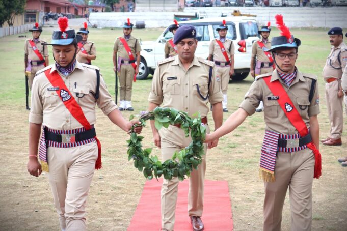 अ0उ0नि0 देवकीनंदन जोशी के आकस्मिक निधन होने पर, चमोली पुलिस द्वारा दी गई भावभीनी श्रद्धांजलि ।