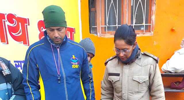 पुलिस श्रद्धालुओ की मदद के लिए हर समय तैयार