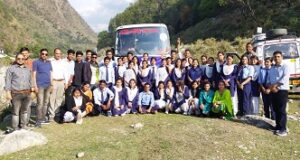 मुख्यमंत्री नवाचार योजना के अंतर्गत छात्र छात्राओं ने किया जैविक कृषि क्षेत्र का शैक्षिक भ्रमण