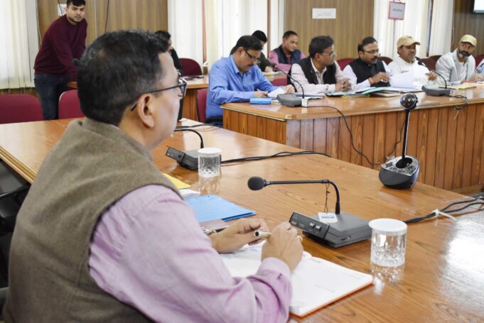 अपर जिलाधिकारी ने ली सड़क सुरक्षा की बैठक