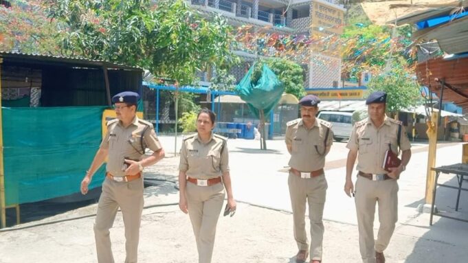 हेमकुण्ड साहिब यात्रा तैयारी को लेकर पुलिस अधीक्षक ने रुद्रप्रयाग स्थित गुरुद्वारे का किया गया भ्रमण