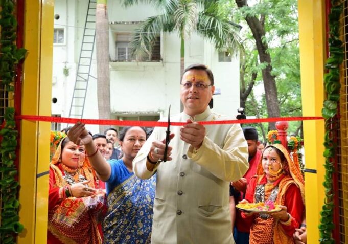 पालना केन्द्र (क्रेच) व स्मार्ट क्लास का मुख्यमंत्री ने किया शुभारम्भ