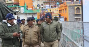 पुलिस अधीक्षक चमोली ने श्री बद्रीनाथ धाम में सुरक्षा व्यवस्था का लिया गया जायजा, अधीनस्थों को दिए आवश्यक दिशा निर्देश