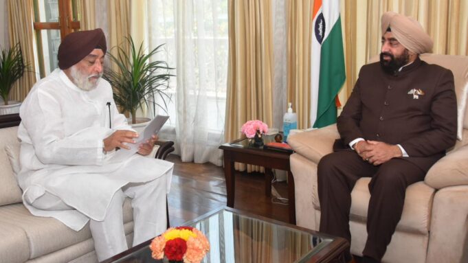 हेमकुंड साहिब यात्रा व्यवस्था को लेकर अद्ययक्ष नरेंद्रजीत सिंह बिंद्रा ने राज्यपाल से की मुलाकात