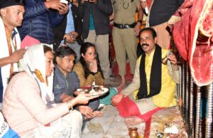 कैबिनेट मंत्री रेखा आर्या ने यमुनोत्री धाम पहुंच की पूजा, देश एवं प्रदेशवासियों की सुख समृद्धि की कि कामना”