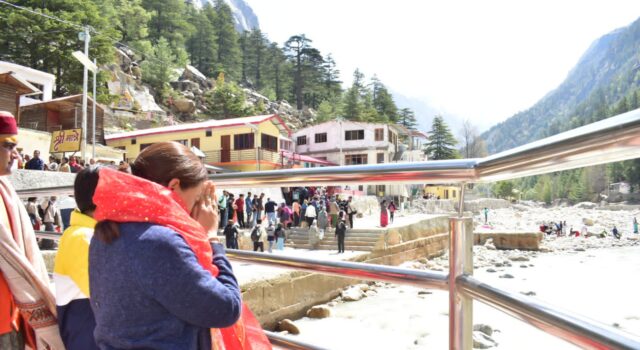 कैबिनेट मंत्री रेखा आर्या ने गंगोत्री धाम पहुंच की पूजा अर्चना, देश एवं प्रदेशवासियों की सुख समृद्धि की कि कामना