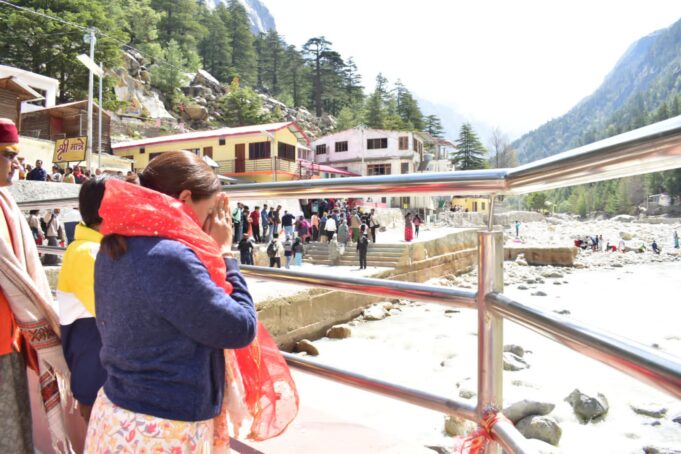 कैबिनेट मंत्री रेखा आर्या ने गंगोत्री धाम पहुंच की पूजा अर्चना, देश एवं प्रदेशवासियों की सुख समृद्धि की कि कामना