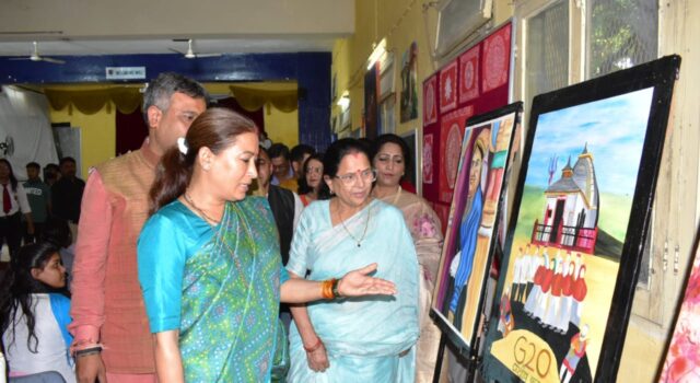 मंत्री रेखा आर्या ने छात्राओं को जीवन मे आगे बढ़ने का दिया गुरुमंत्र, लक्ष्य निर्धारित करने की कही बात