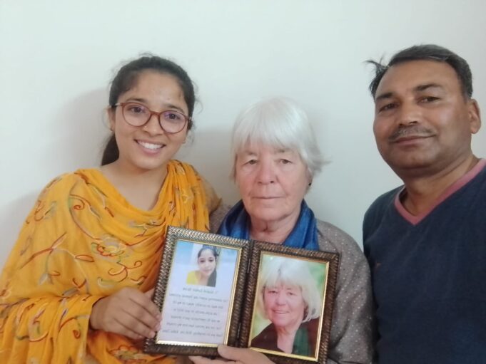 एक घटना ने जर्मन निवासी एलिजाबेथ को रोक लिया 23 साल, अपने वतन लौटी तो भावुक हुवा गांव