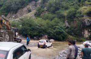 खचड़ा नाला उफान पर बना आफत