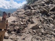 आफत की बारिसः बदरीनाथ राष्टीय राजमार्ग छिनका के पास अभी भी बाधित,