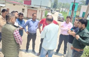 कालेश्वर में बरसाती नाले ट्रीटमेंट को लेकर महाप्रबन्धक उद्योग विभाग ने किया निरीक्षण